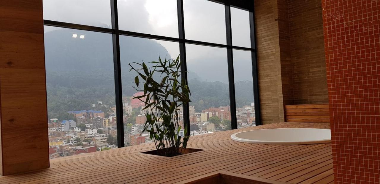 Hotel Enjoy In Bogotá Esterno foto